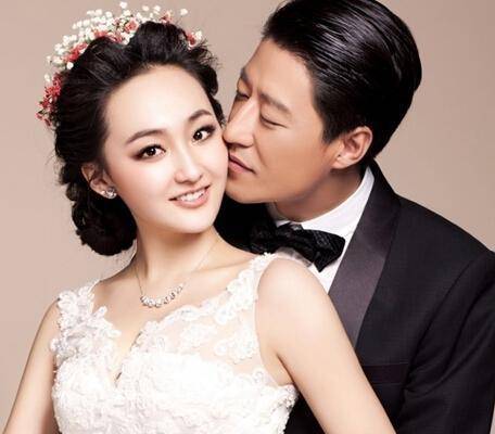 于震现任老婆照片图片