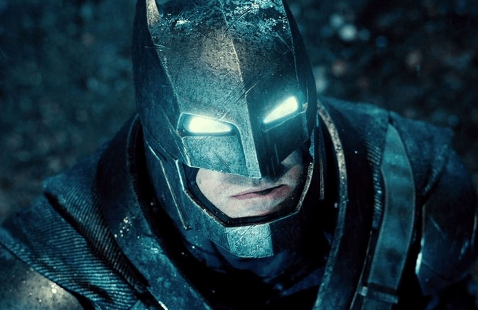 如今蝙蝠侠连打个小怪都吃力,dc为什么不把他打造成钢铁侠?