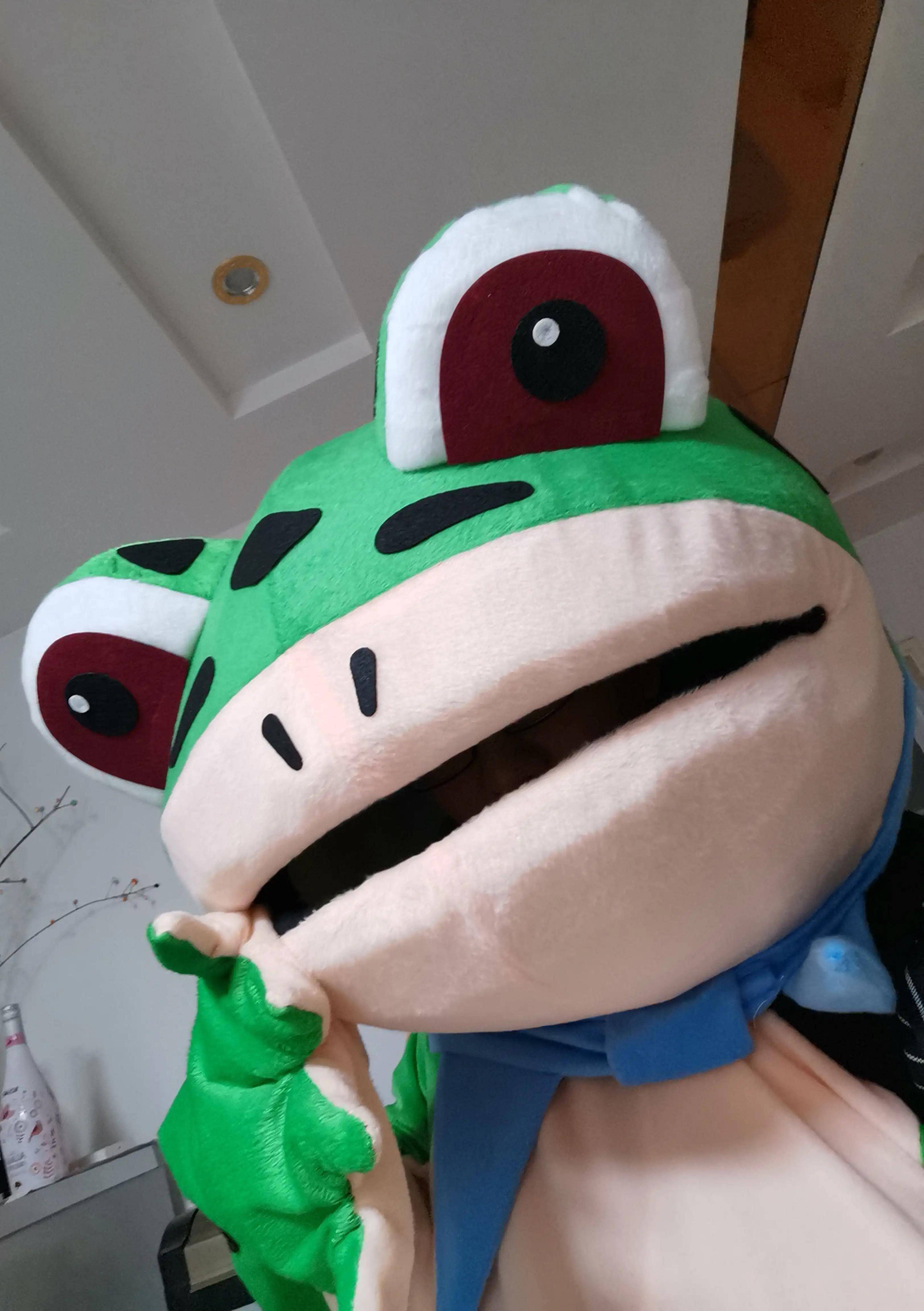 有没有美女想垫个下巴,请联系我,我有双下巴,打算卖一个;12.