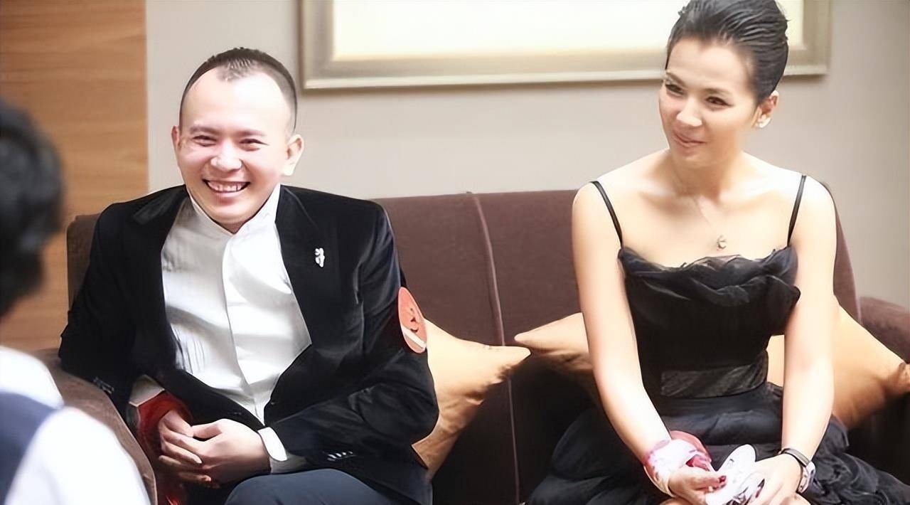 挨着故宫住豪宅,晴格格王艳呼吁大家无欲无求_丽贝卡_王志才_网友