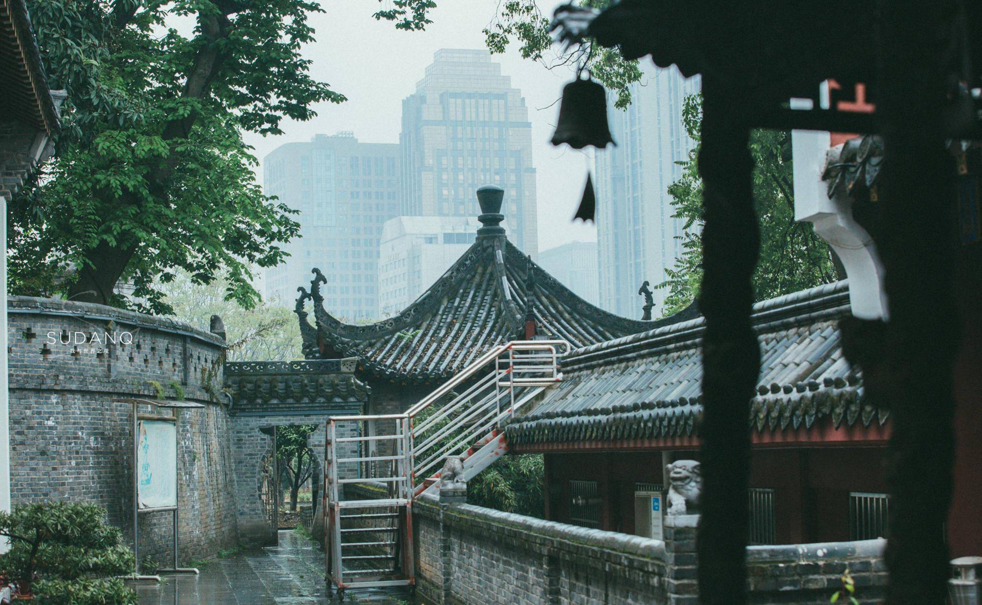 武汉这座道观建筑群在国内堪称"唯一",藏有三绝,雨天极为幽静_长春