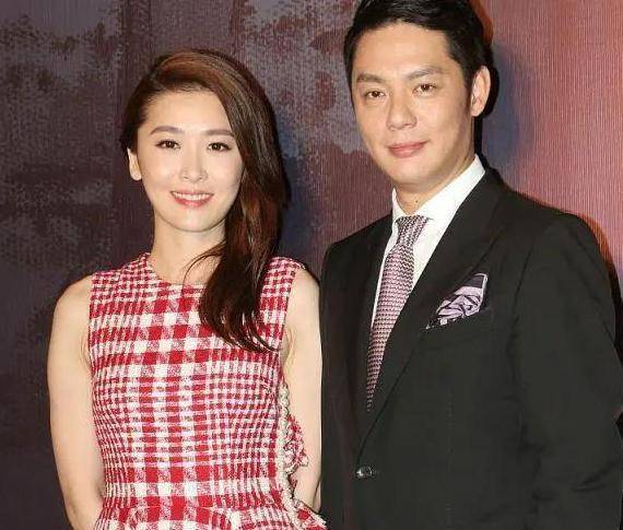 41岁周丽淇首秀孕照,老公傅程鹏为她抛妻弃子,婚后两人双双改名_程愫