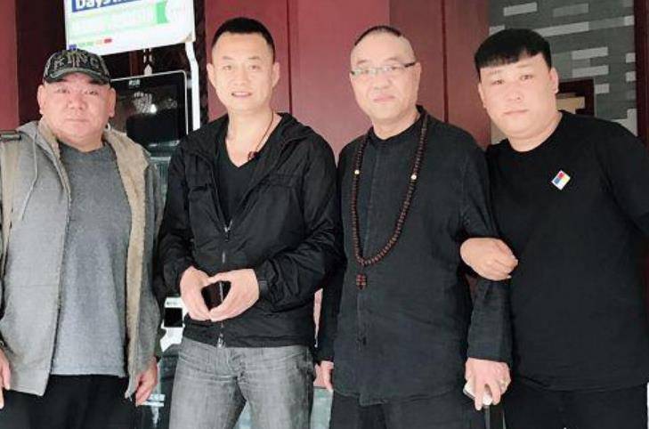 还找到了宋老虎的扮演者马小明以及金宝,大鹏的演员接洽,引得一波观众