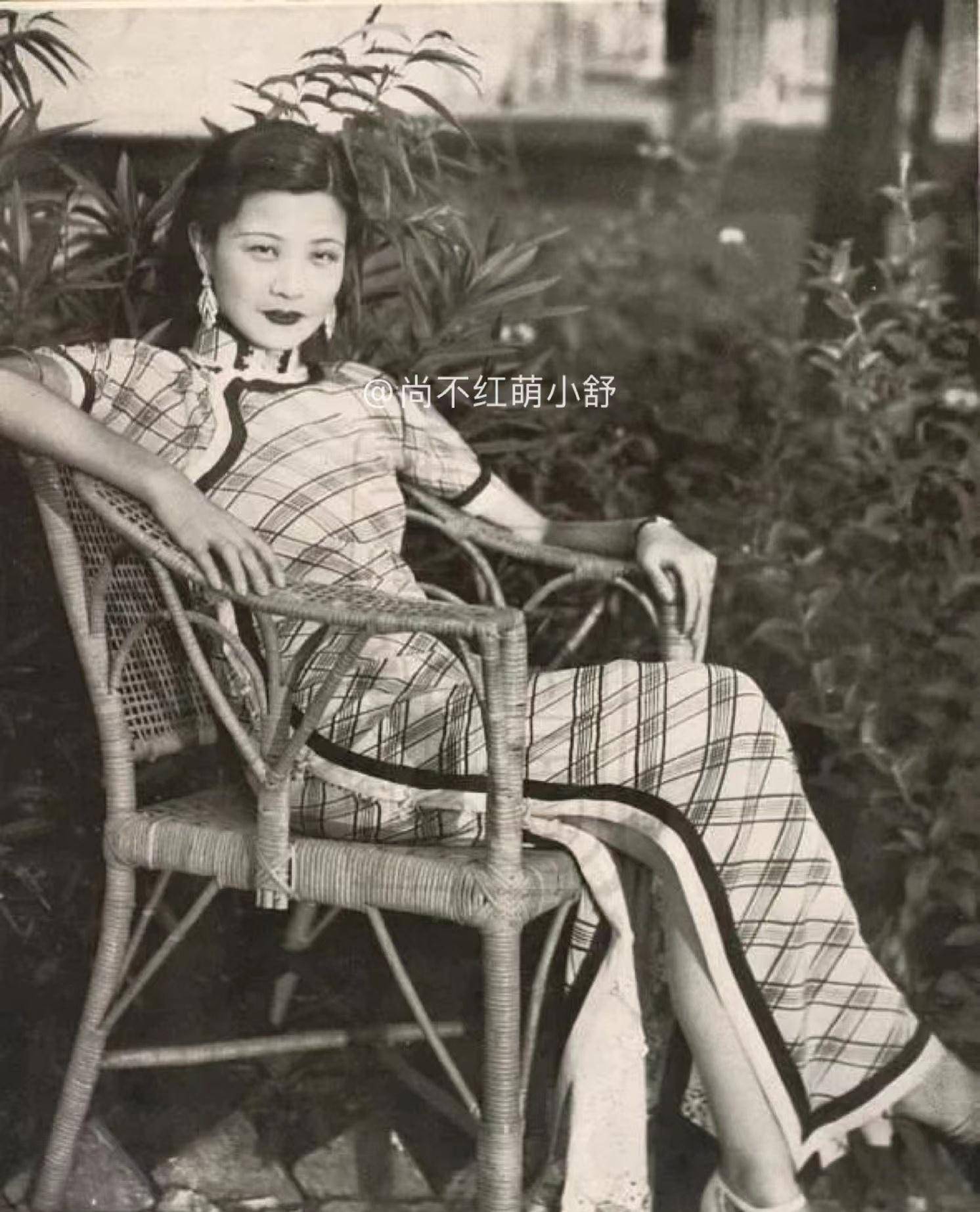 30年代,阮玲玉的审美告诉我们:"今天你穿衣,也比不上她时髦"_旗袍