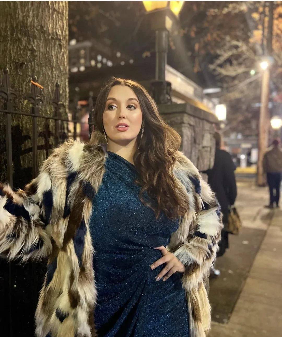 包括 maree pour toi,fashion nova curve,adrianna papell 等