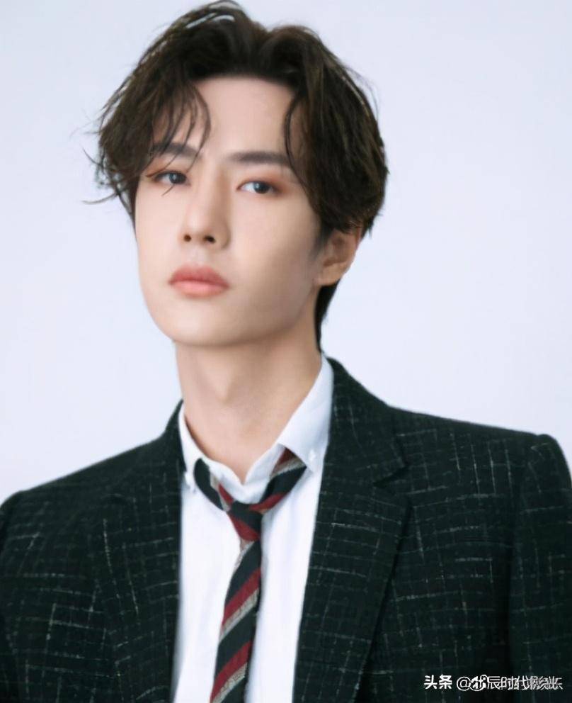 王一博恋情实锤照曝光,女方是顶级颜值白富美_綦美_肖战_流量