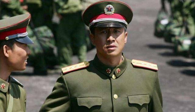 《士兵突击》七连长高城对谁最好?是班长史今还是班副伍六一?