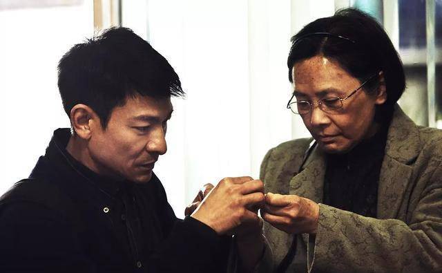 《桃姐》的心无所依,影片背后的历史矛盾_罗杰_殖民_香港