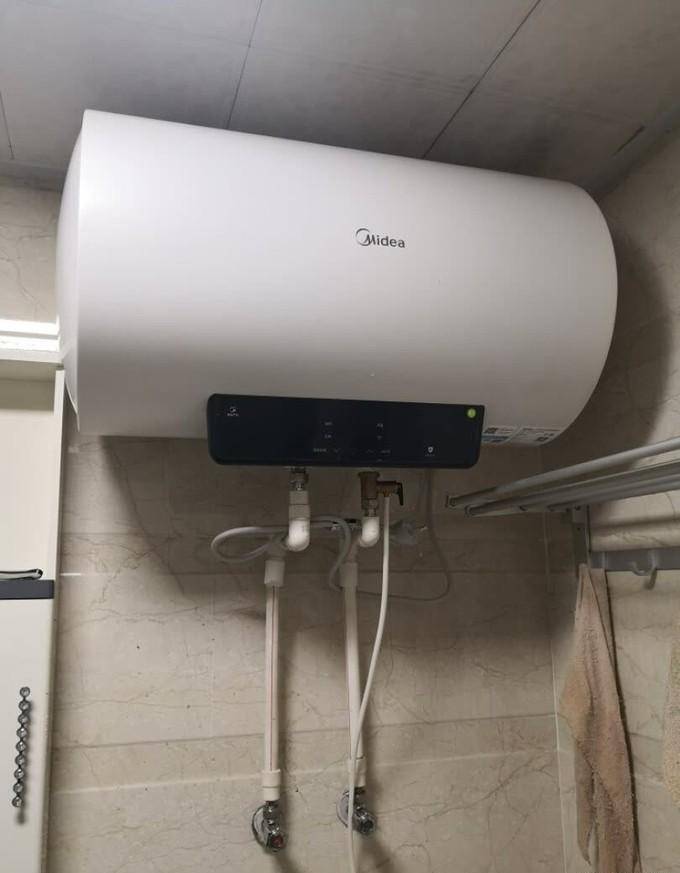 被称为"电老虎"的热水器,一天会消耗多少电?怎样做才能省电?