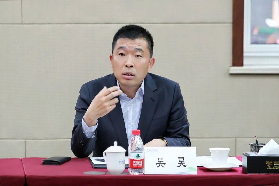 迈瑞医疗总裁吴昊,中国区总经理赵宇翔,战略规划部总经理顾大春,中国