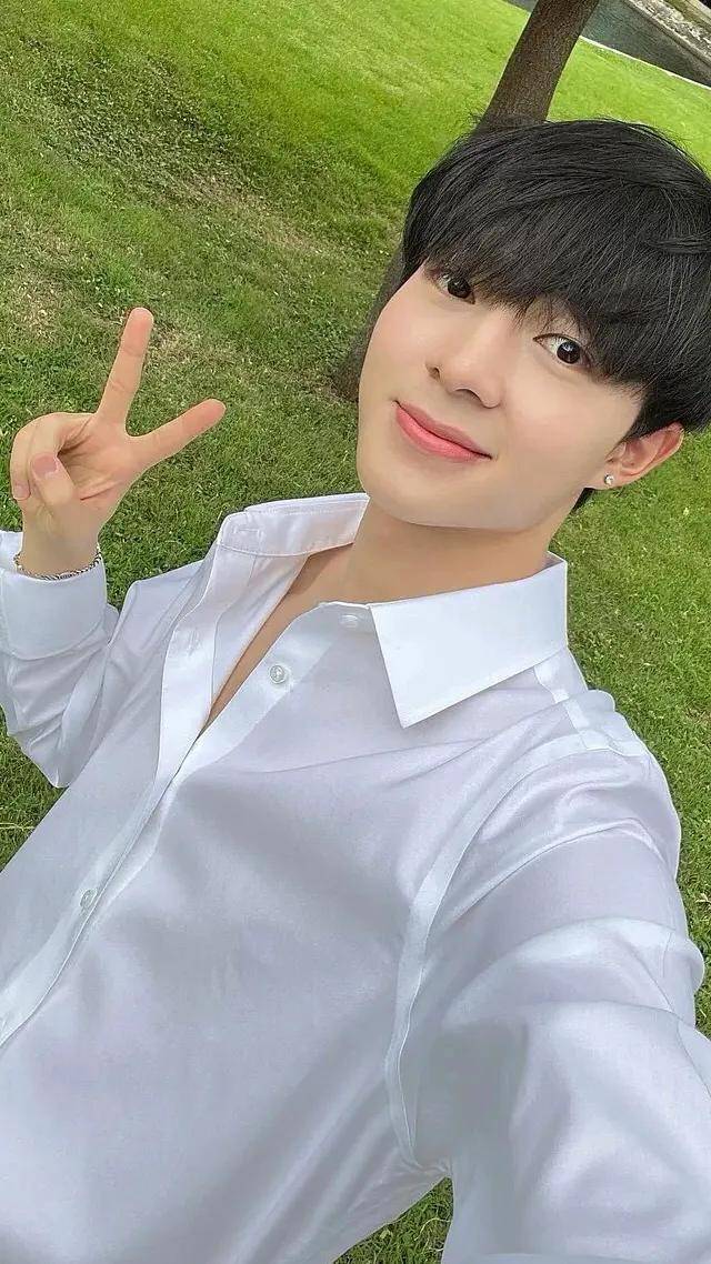 泰兰德最火十大00后泰剧小生强势来袭:泰国娱乐圈新人辈出颜值爆表