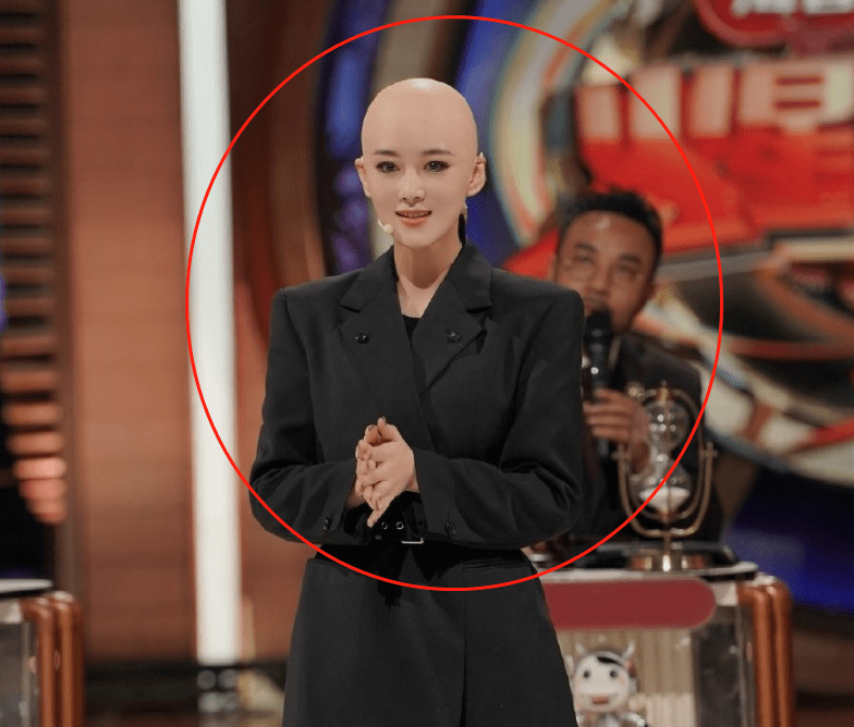 张馨予有颜值就是任性,"光头"造型上热搜,效果却出奇好看_节目_嘉宾