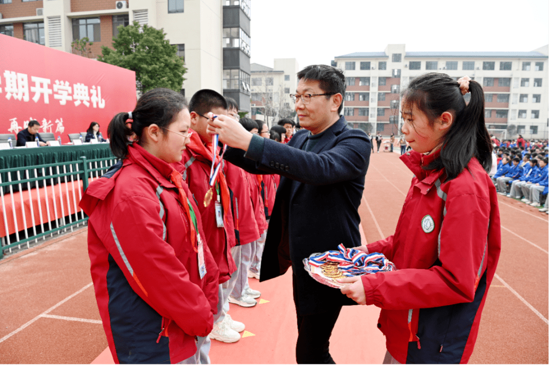 无锡市堰桥初级中学2023年春学期开学典礼_发展_师生_颁奖