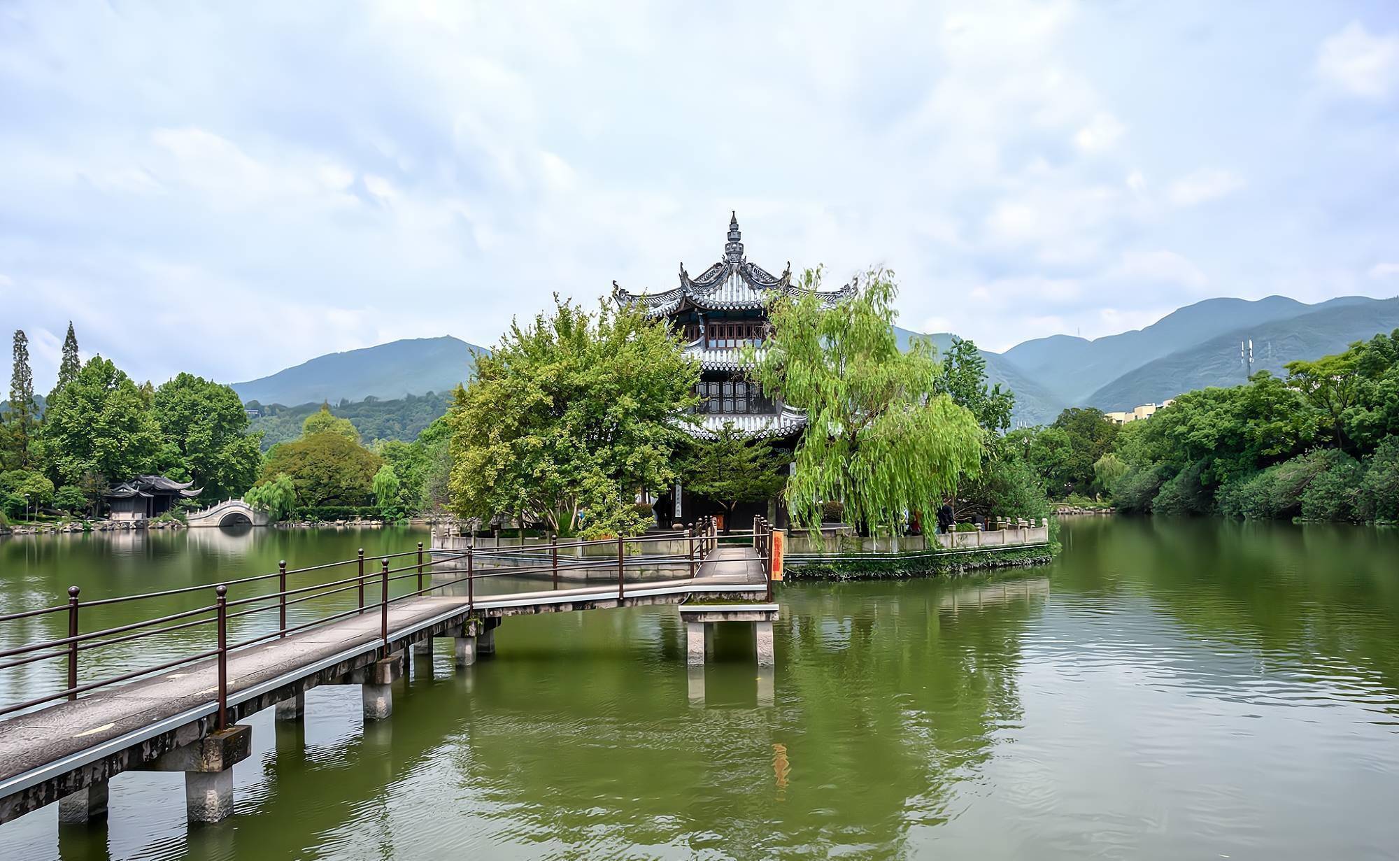 浙江台州的"小西湖",景色可与杭州西湖相媲美,门票15元值吗?