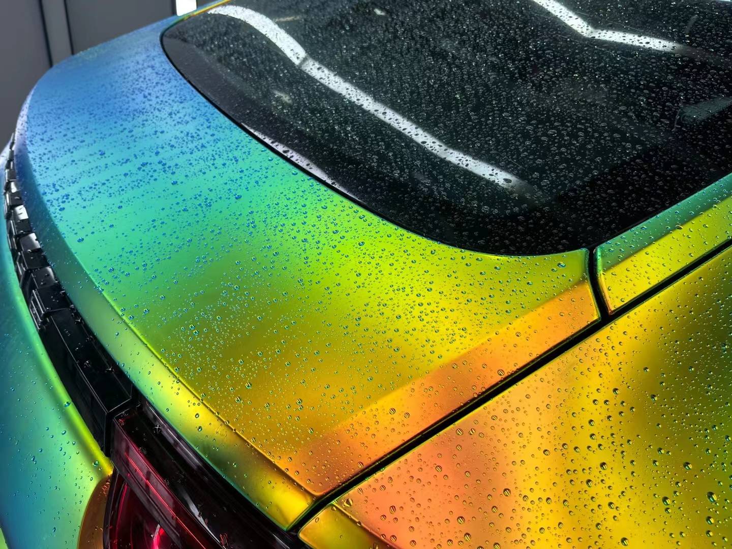 保时捷卡慕斯改色膜亚彩虹电镀绿,惊艳华丽_搜狐汽车_搜狐网