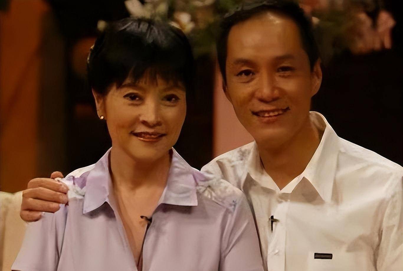"国家一级演员"梁丹妮:二婚嫁小8岁冯远征,至今无儿无女也幸福_丈夫