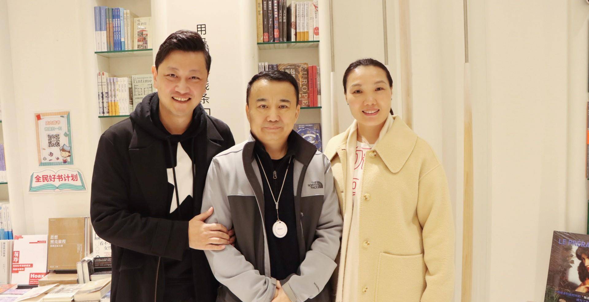 演员张洪睿受邀石钟山新书分享会 为其新作推荐分享_张宏瑞_电视剧