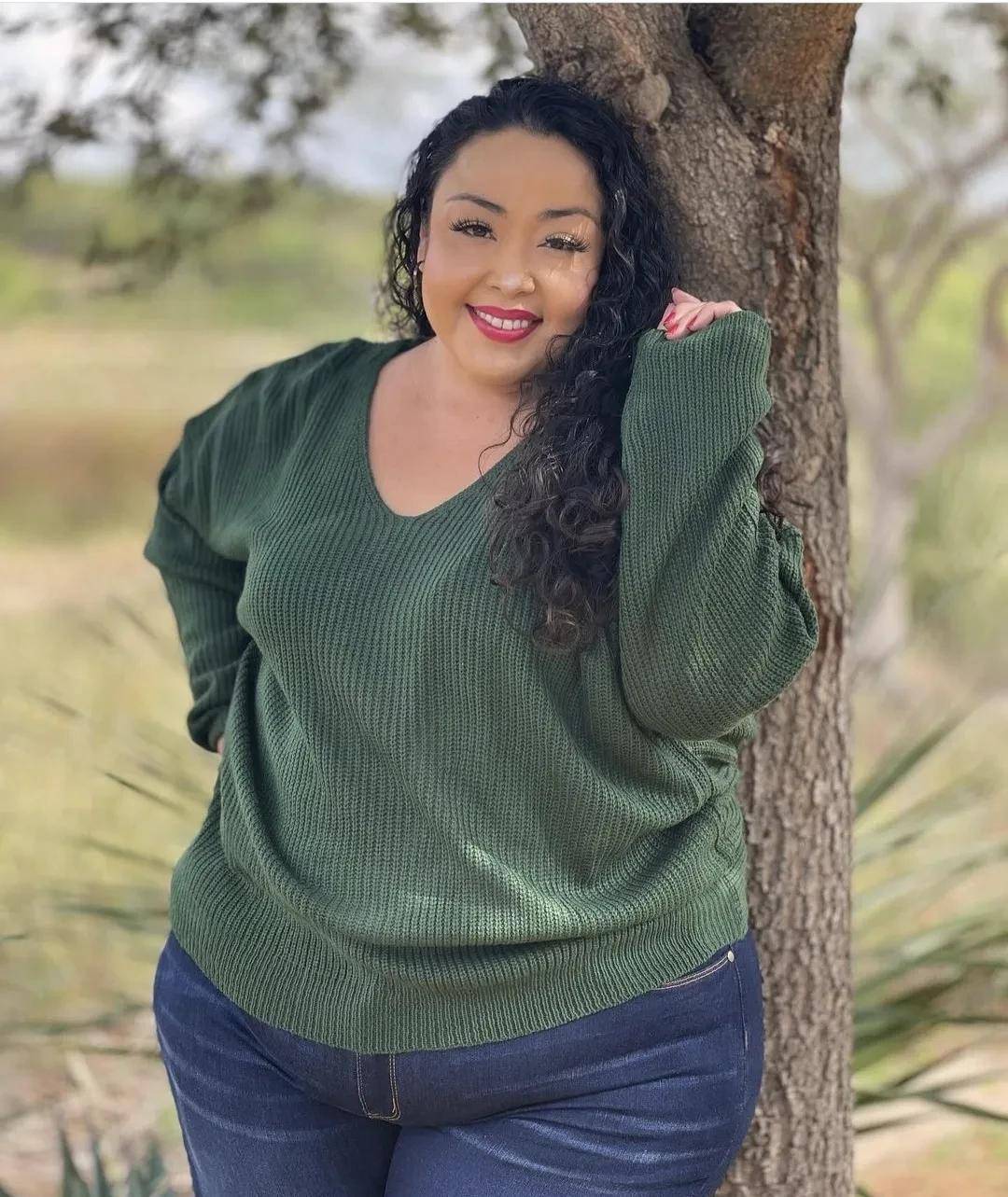 风韵犹存的熟女大妞,大码模特:jay lynn_体重_东西方_巴西