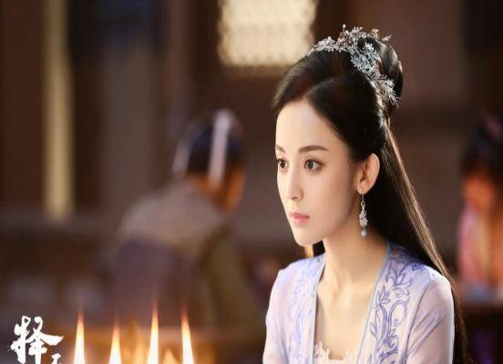 古力娜扎的周芷若扮相火了,颜值成焦点,被网友称赞上镜的美人_古装