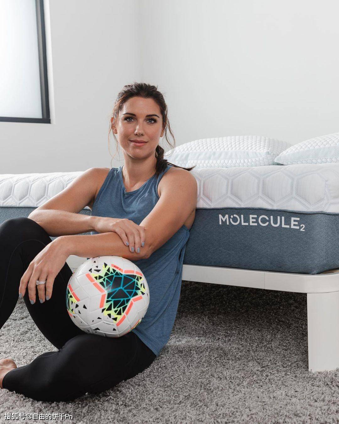 女足历史最佳:抨击c罗,曾获世界杯冠军,欧冠冠军,奥运会冠军_摩根