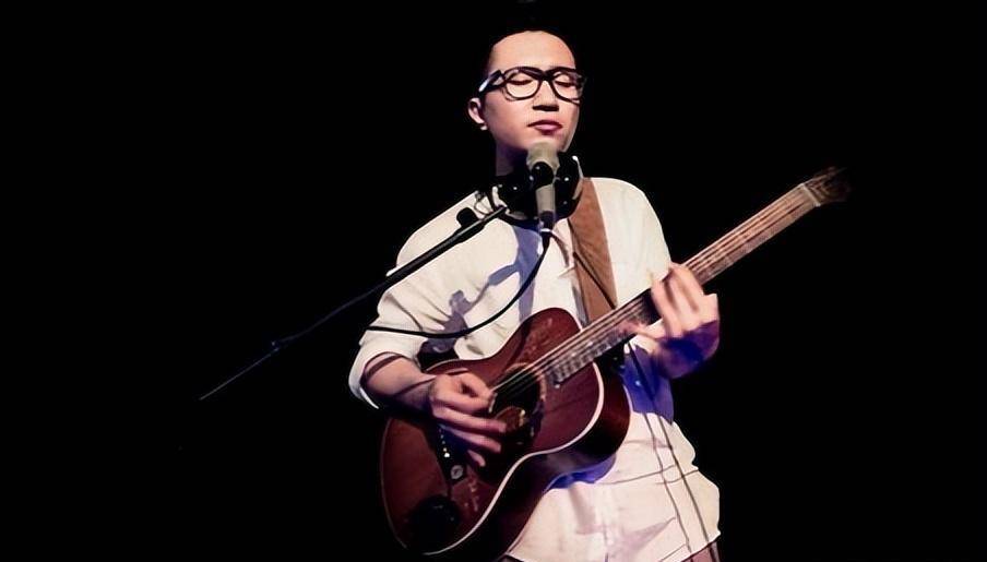 说书人再度走红,一人可抵千军万马,暗杠小发带你探寻音乐魅力_歌曲