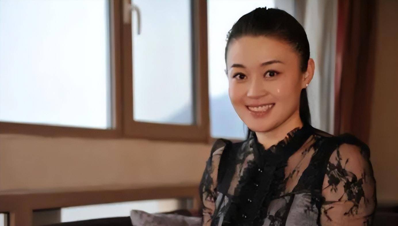 大家第一个想到的可能就是《乡村爱情故事》连续剧当中,赵本山的老婆