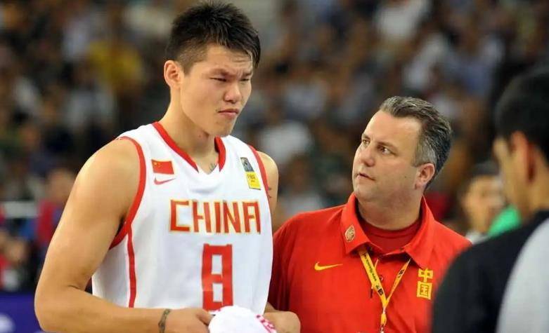 打造广东三连冠王朝,被安置在体育局的朱芳雨年薪有多少?