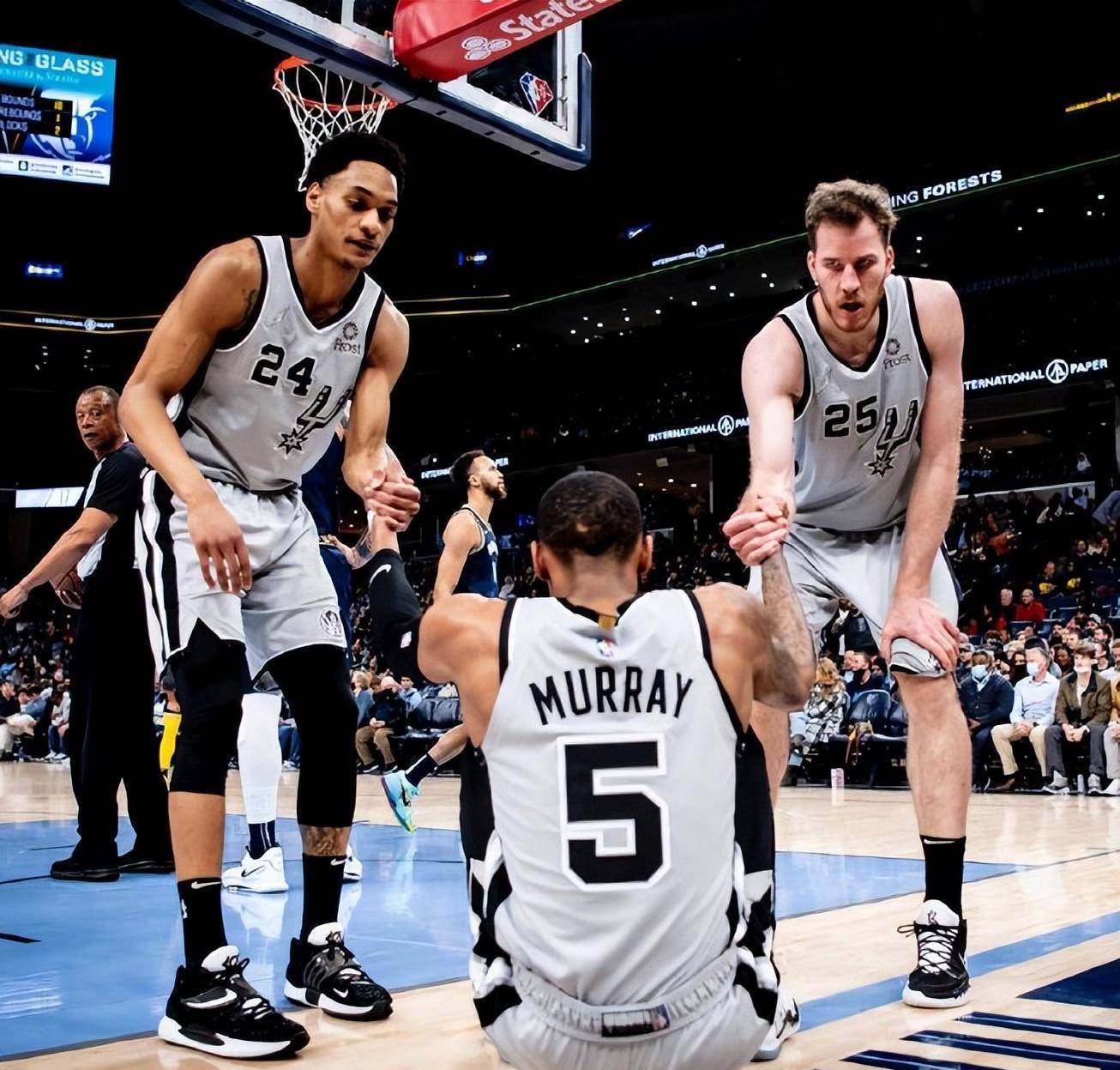 76人新援首秀15分4板3助攻,塔克豪斯表态,哈里斯2换3方案出炉_奎因