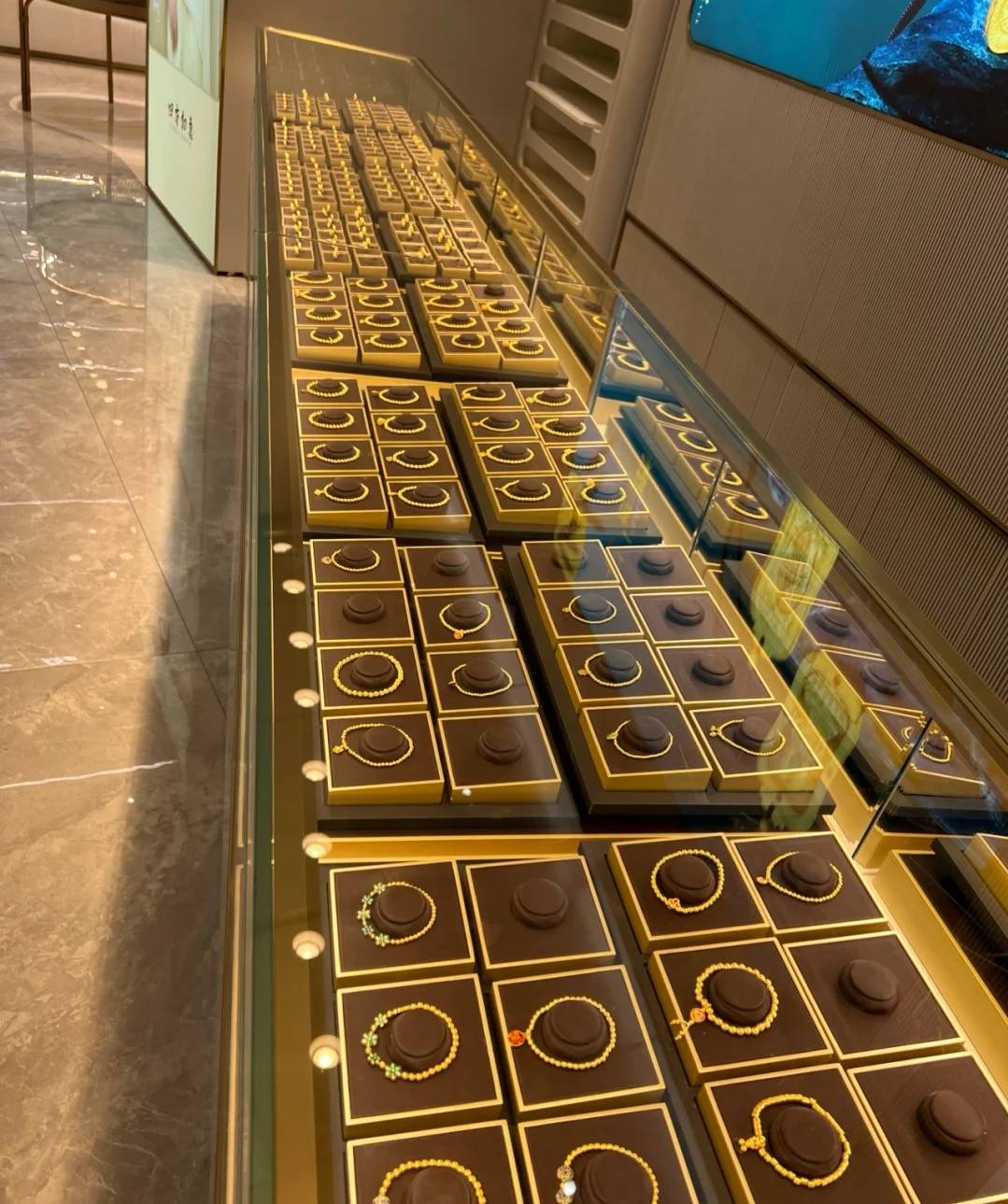 如何降低创业难度?从水贝珠宝背包客开始!_副业_因为_生活