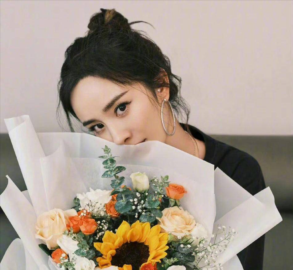 一大波女明星捧花头像来袭~!_顾城_电车_中国