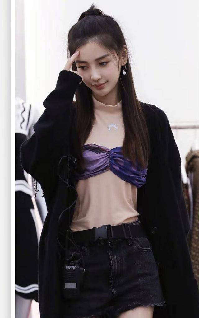 杨颖私服穿搭,引领新时尚,秒变元气少女_黑色_整体_腰围