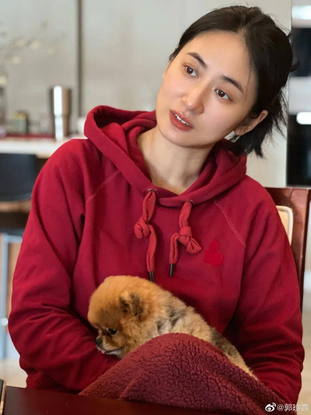 郭珍霓罕见爆照,39岁素颜出镜状态佳,皮肤光滑细腻_赵合德_生活_剧中