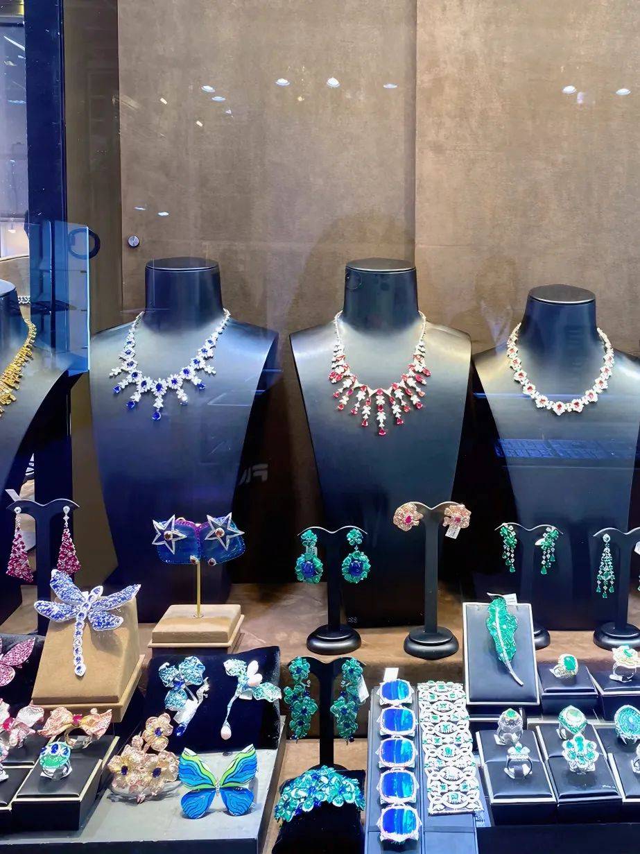 会展资讯|2023香港国际珠宝展,现场火爆,珠宝与价格更是惊掉下巴!