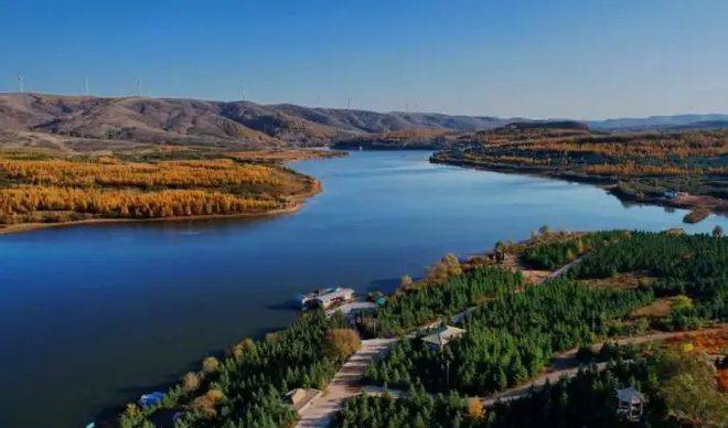 三川河是黄河一级支流,位于山西省吕梁市西部_河谷_柳林_河流