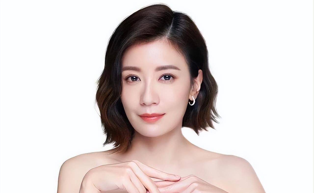 贾静雯:19岁替父还债,35岁离婚赔2600万,45岁却光芒万丈_父亲_赵敏