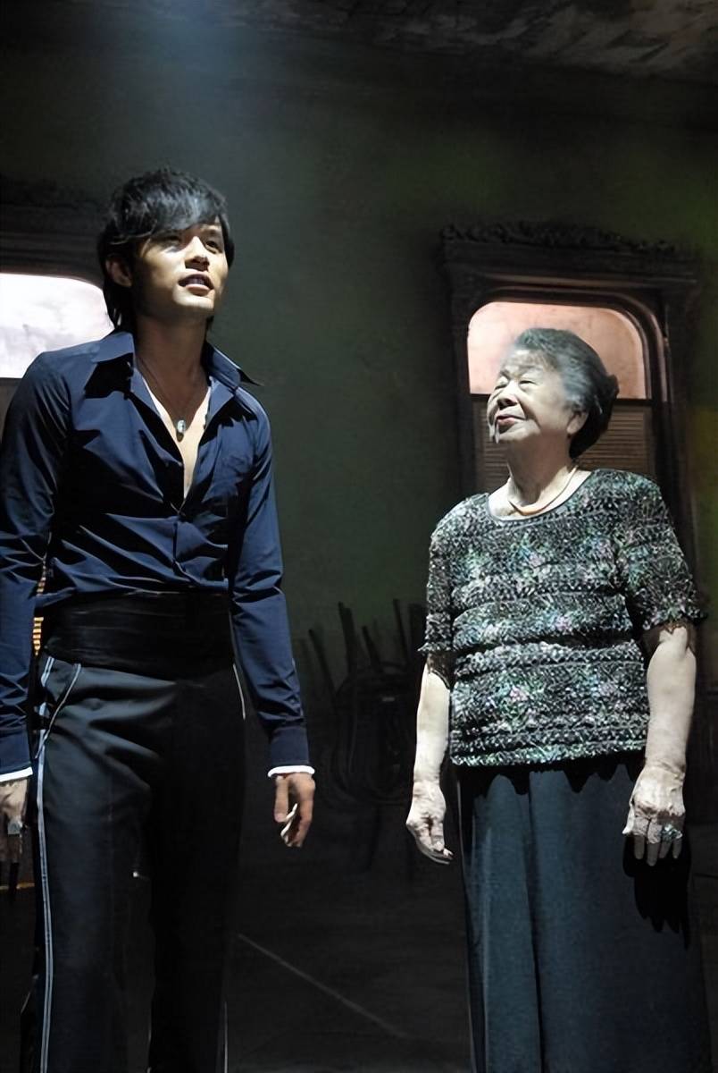 20年前,周杰伦为讽刺娱乐圈写了一首歌,没想到火成经典_专辑_外婆