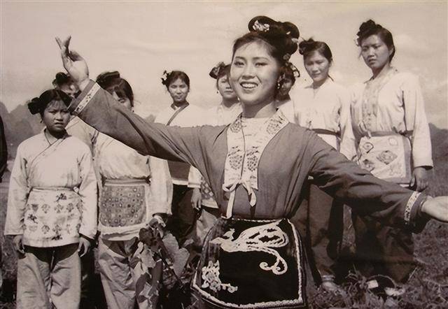 原创            “刘三姐”扮演者黄婉秋去世，享年80岁，一代艺术家落幕，好痛心