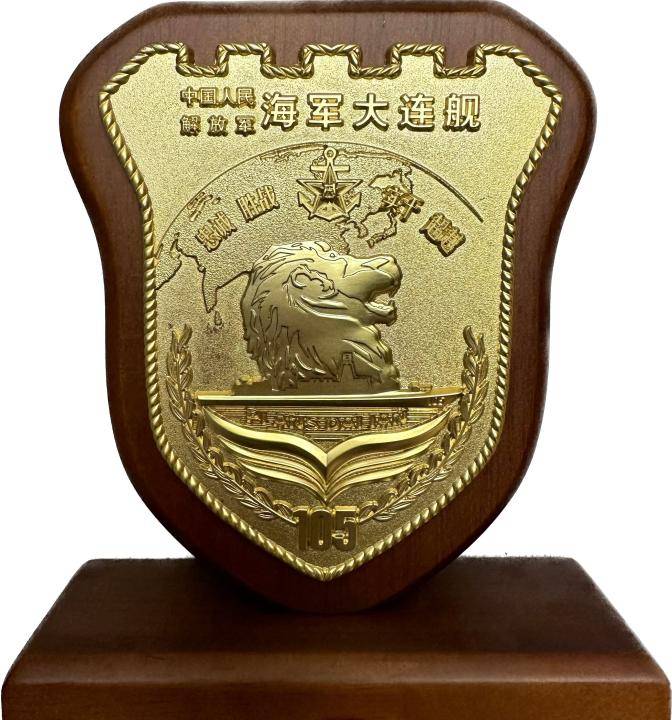 大连舰:舰徽来自大连 用大连元素讲述海军故事