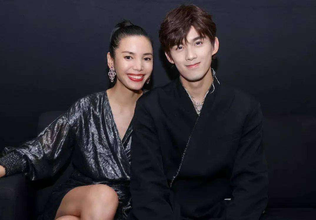 明星中也有"合影高手":倪妮从来没输过,杨洋任嘉伦太优越_皮肤_王俊凯