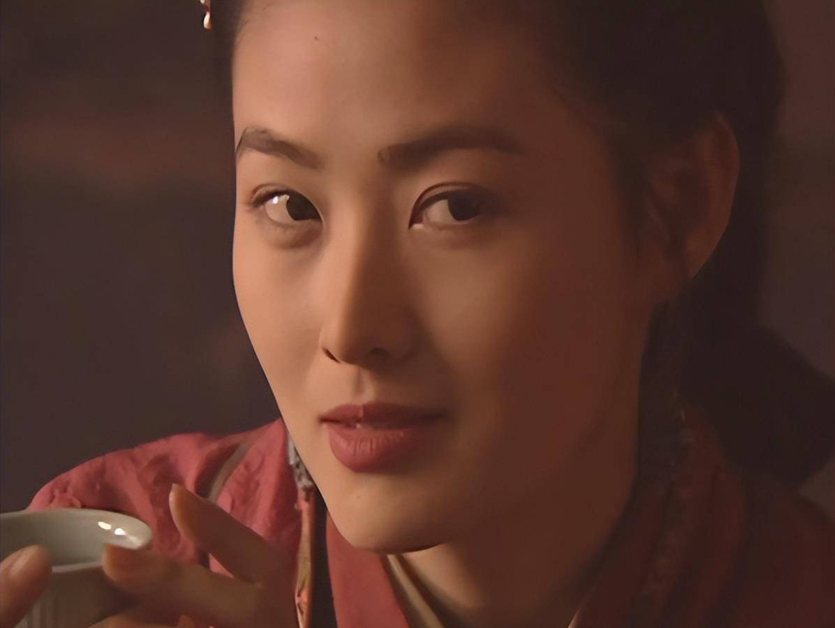 王思懿:出演"潘金莲"爆火,闪婚闪离,50岁仍是独身一人_角色_父母_婚姻