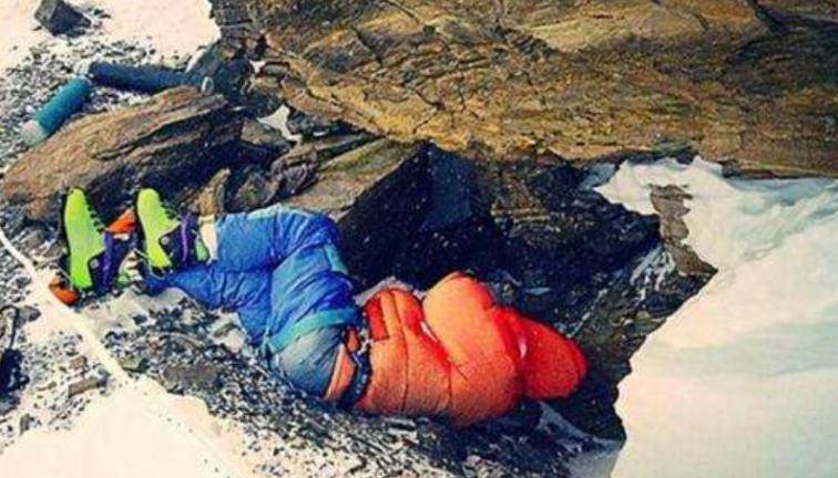 珠峰上最著名3具遗体:绿靴子,睡美人,休息者,却一直没人搬运