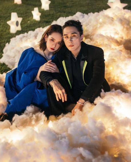 李承铉父女逛街,7岁lucky踮脚走路好欢快,牵爸爸手撒娇不见戚薇_lucky