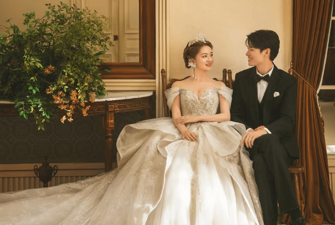 娇妻颜值爆表,一袭婚纱秀曼妙身姿_孙伟_妻子_击剑