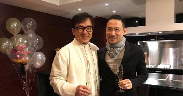 成龙批评小鲜肉玩手机,却高度赞美王宝强,只因他的这个举动!