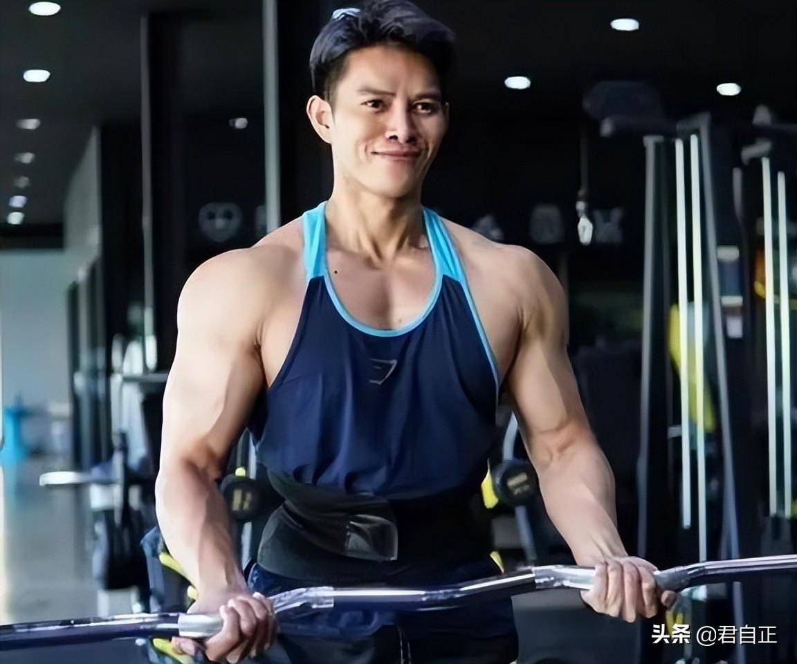 不对比肌肉外形的情况下,邹市明的肌肉和健身者的肌肉,谁更好?