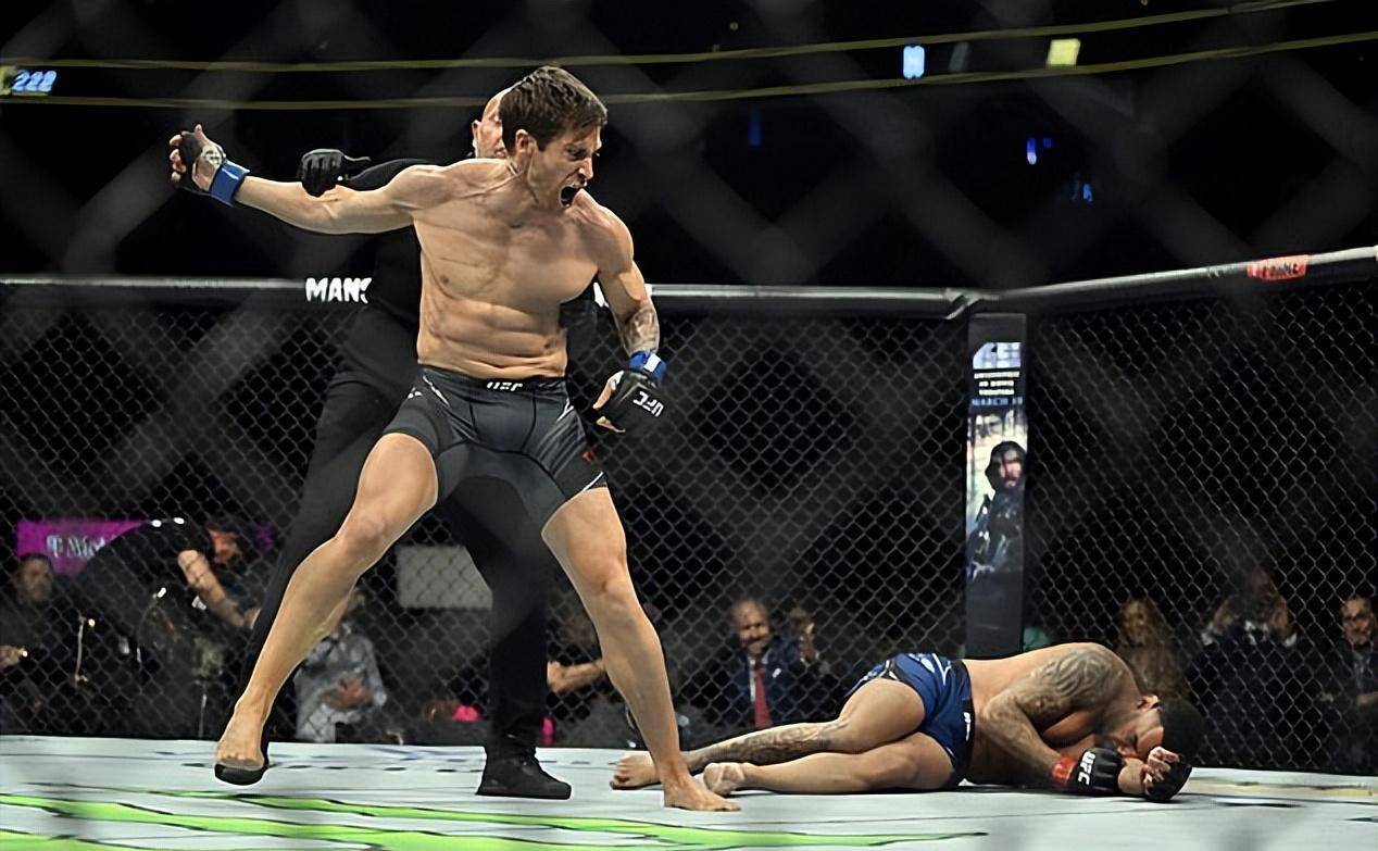 杰克·吉伦哈尔 ufc 现场征战,为演拳击手震撼变身肌肉猛男青筋凸起