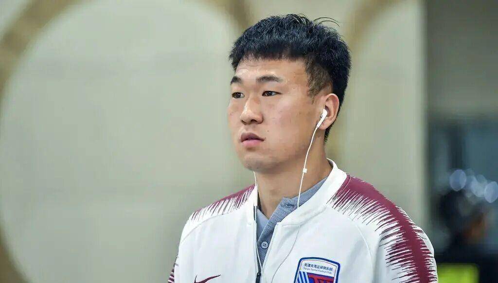 深度解析:新赛季大连人改打4231,郑龙为什么必须当首发前腰_哈姆_西克