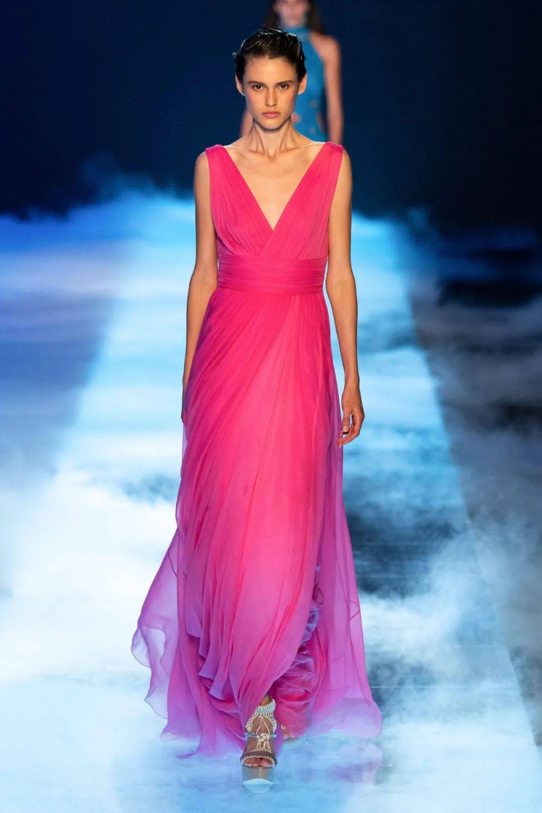 alberta ferretti 2023春夏系列,鲜艳颜色的时尚,裙装的优雅潮流_色彩