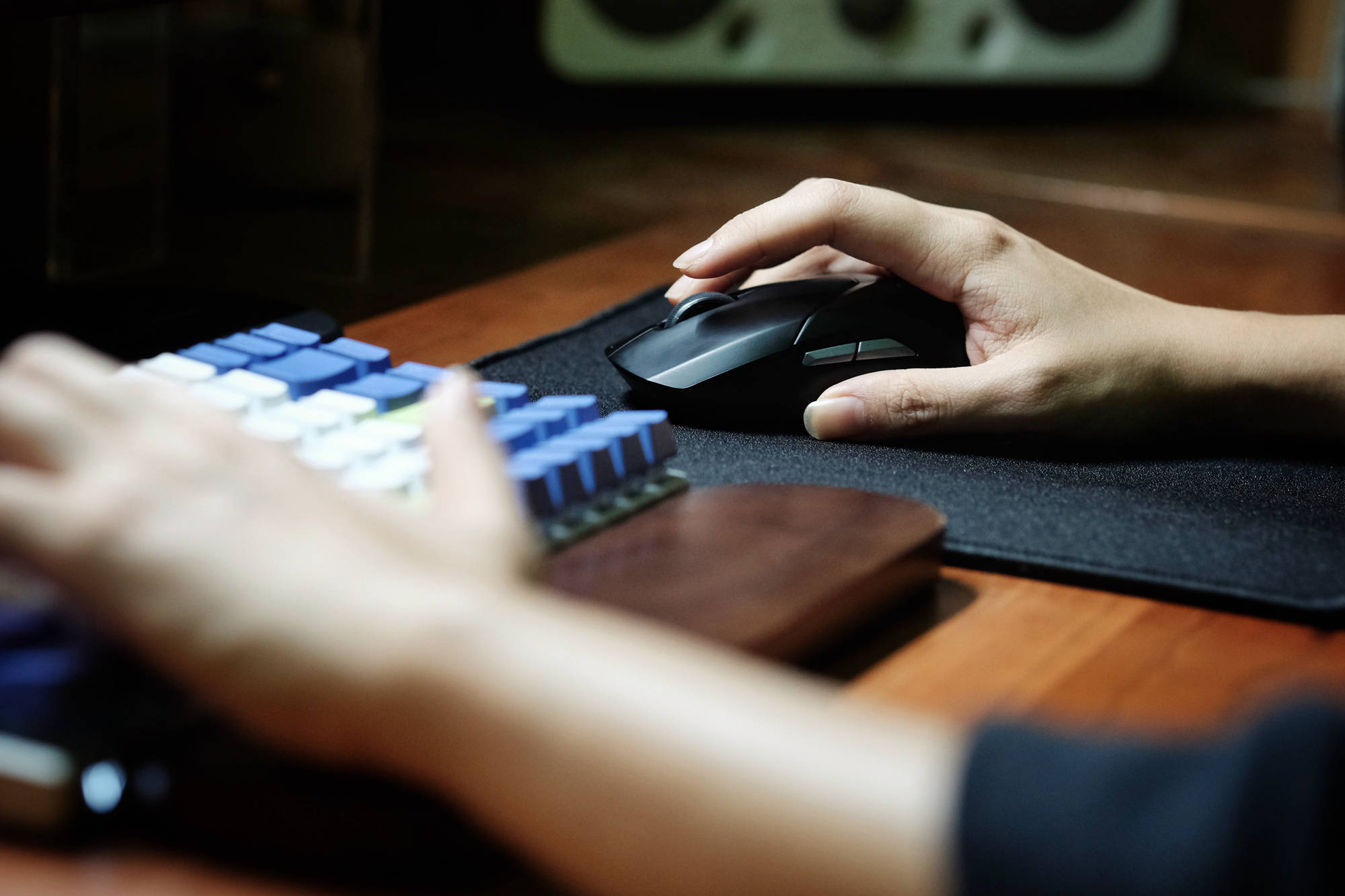 雷柏VT9游戏鼠标:3399引擎加持,补足无线充电,竟然还有隐藏模式?