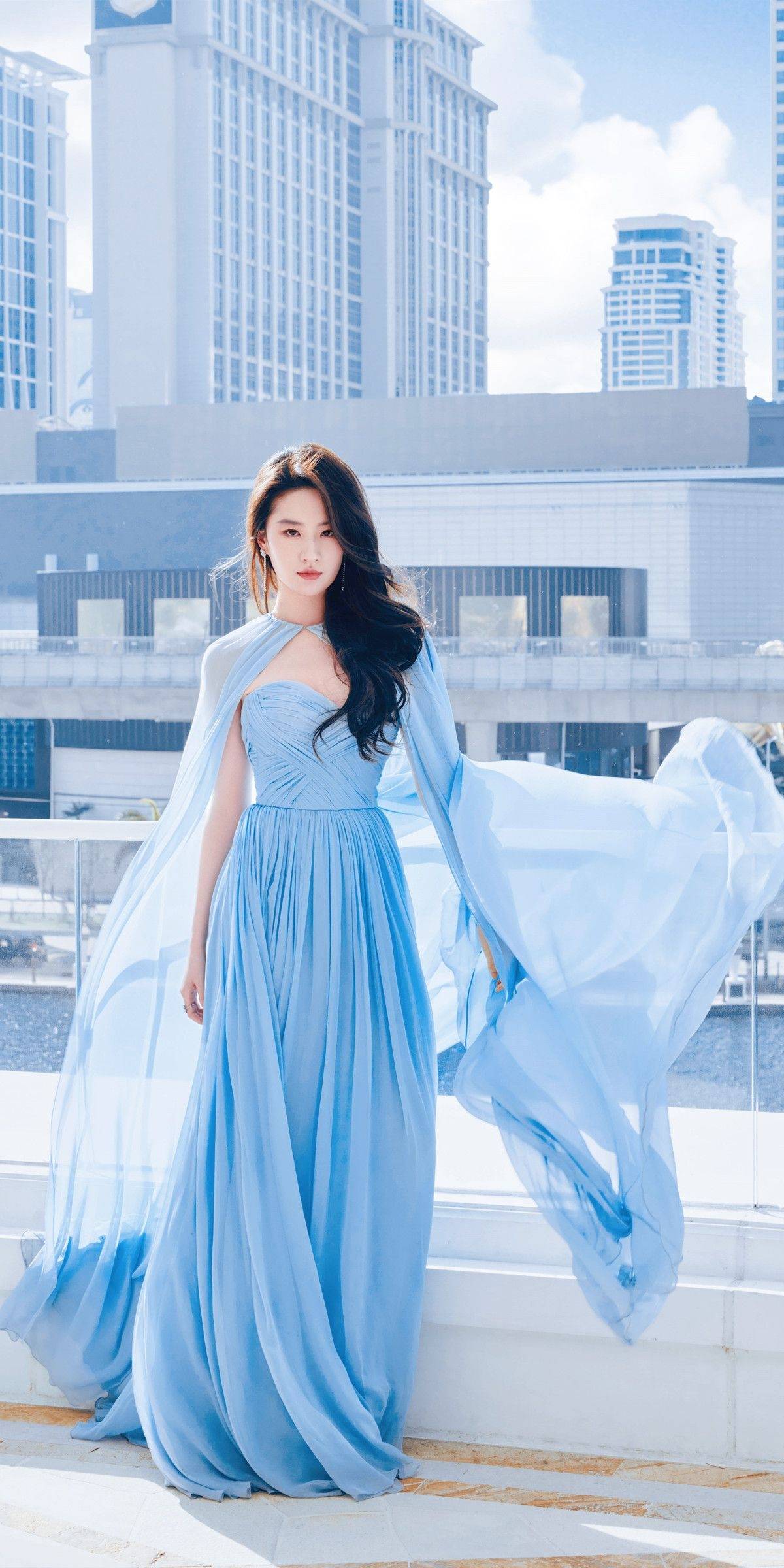 刘亦菲蓝色抹胸纱裙壁纸
